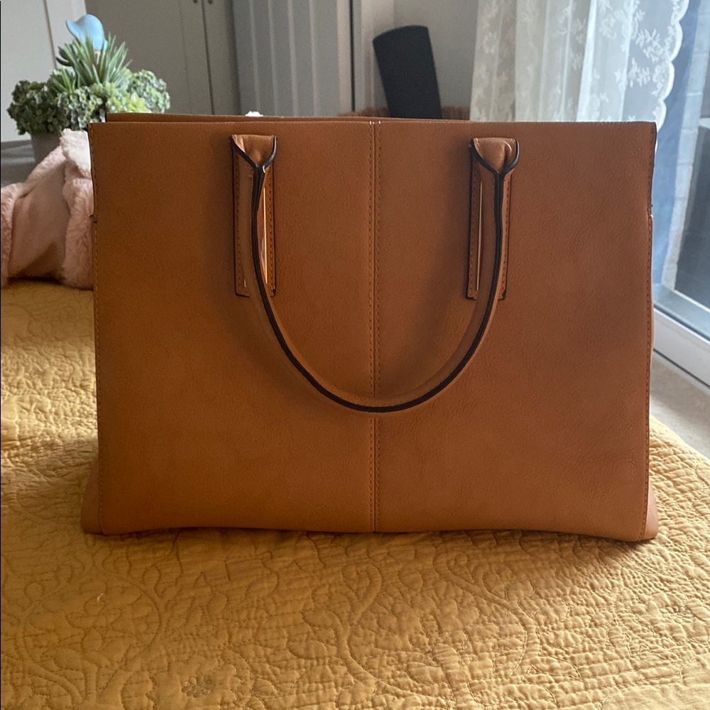 Sophisticated LEATHER Tan Tote Bag with Structured Design